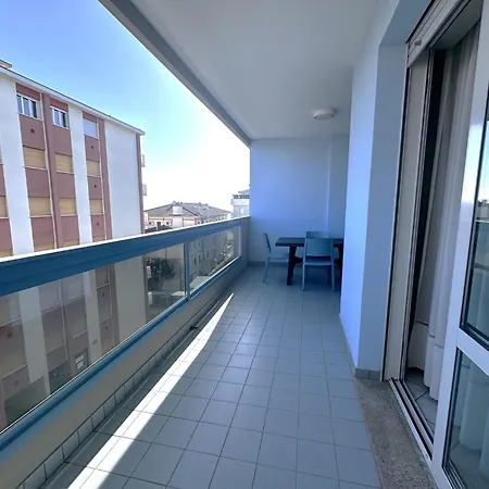 Apartman Modern Seaside Escape With Pool Near The Sea Bibione