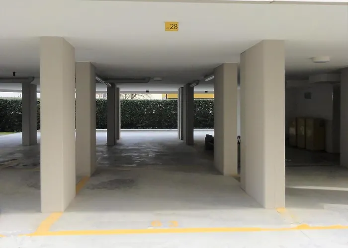 Modern Seaside Escape With Pool Near The Sea Apartman *