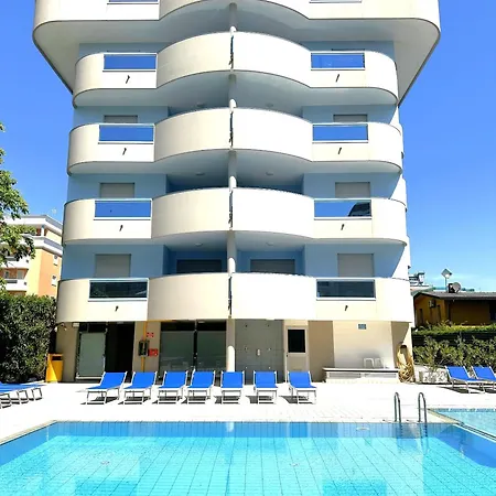 Apartment Modern Seaside Escape With Pool Near The Sea *