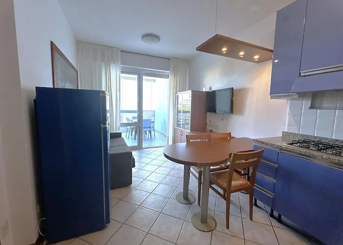 Modern Seaside Escape With Pool Near The Sea Appartamento *