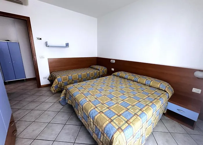 Apartament Modern Seaside Escape With Pool Near The Sea *