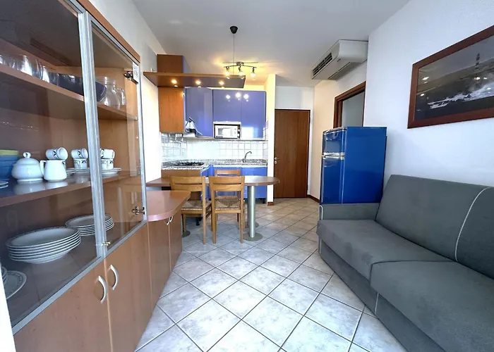 Apartament Modern Seaside Escape With Pool Near The Sea